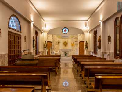 ...e anche una chiesa